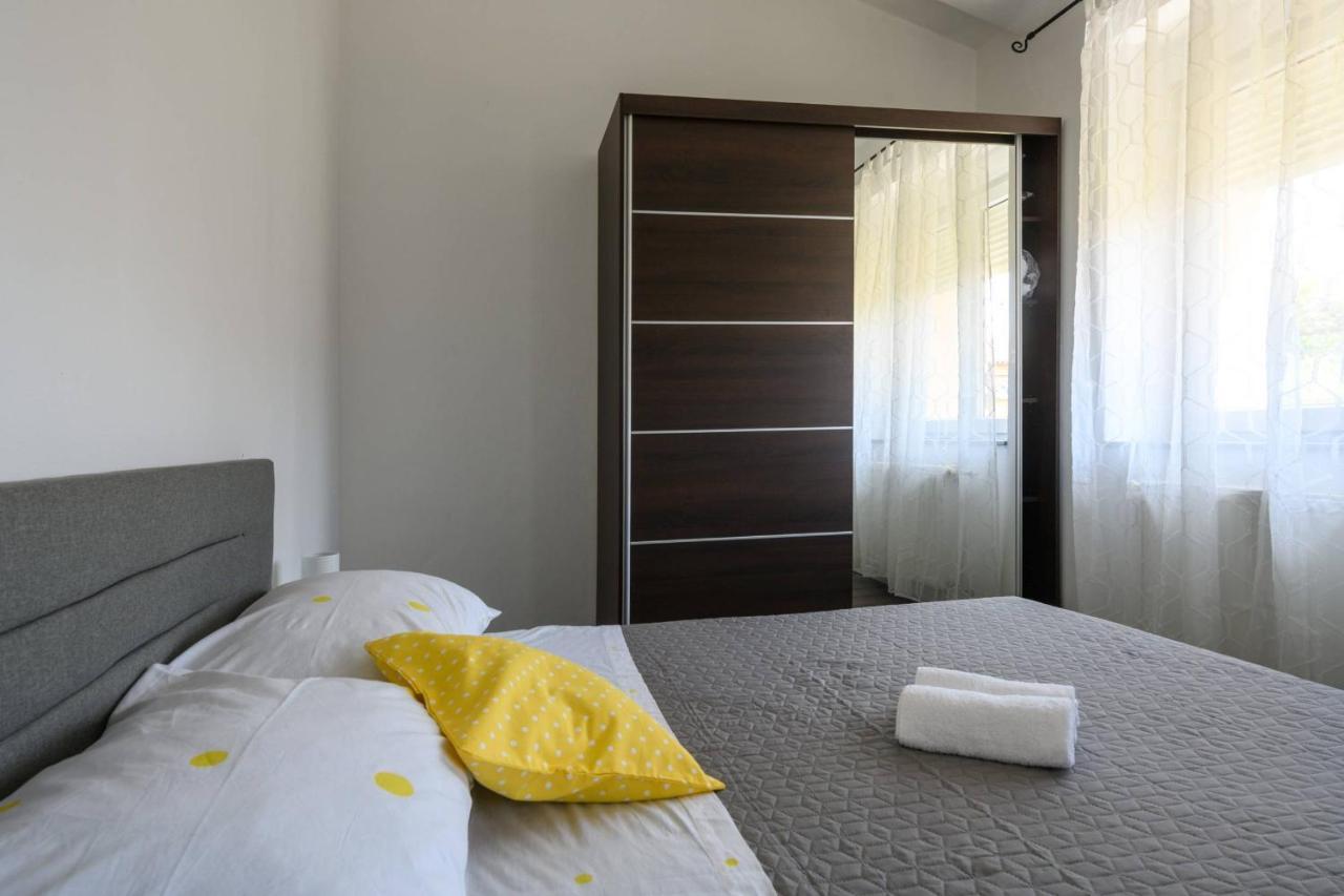 Holiday House Boky Vodnjan Esterno foto