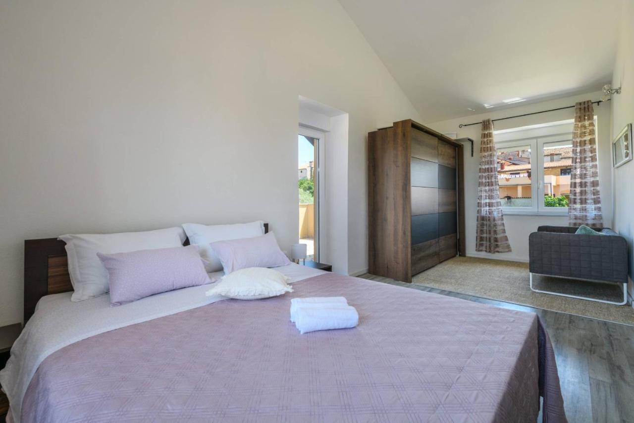Holiday House Boky Vodnjan Esterno foto