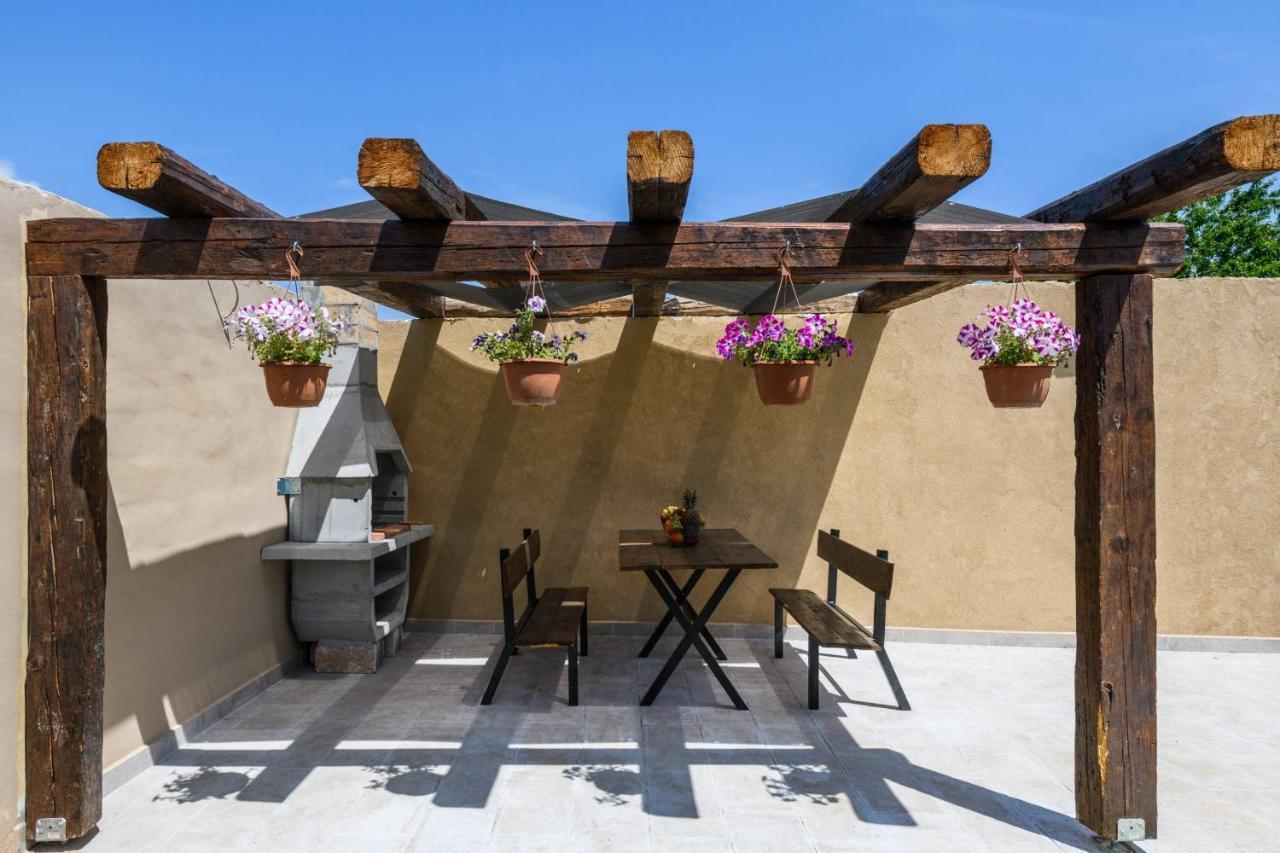 Holiday House Boky Vodnjan Esterno foto
