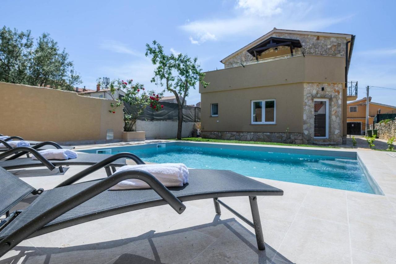Holiday House Boky Vodnjan Esterno foto