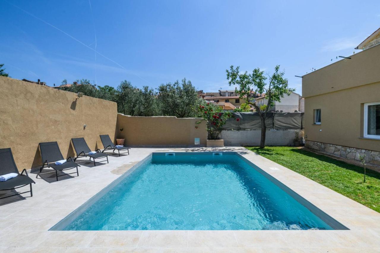 Holiday House Boky Vodnjan Esterno foto