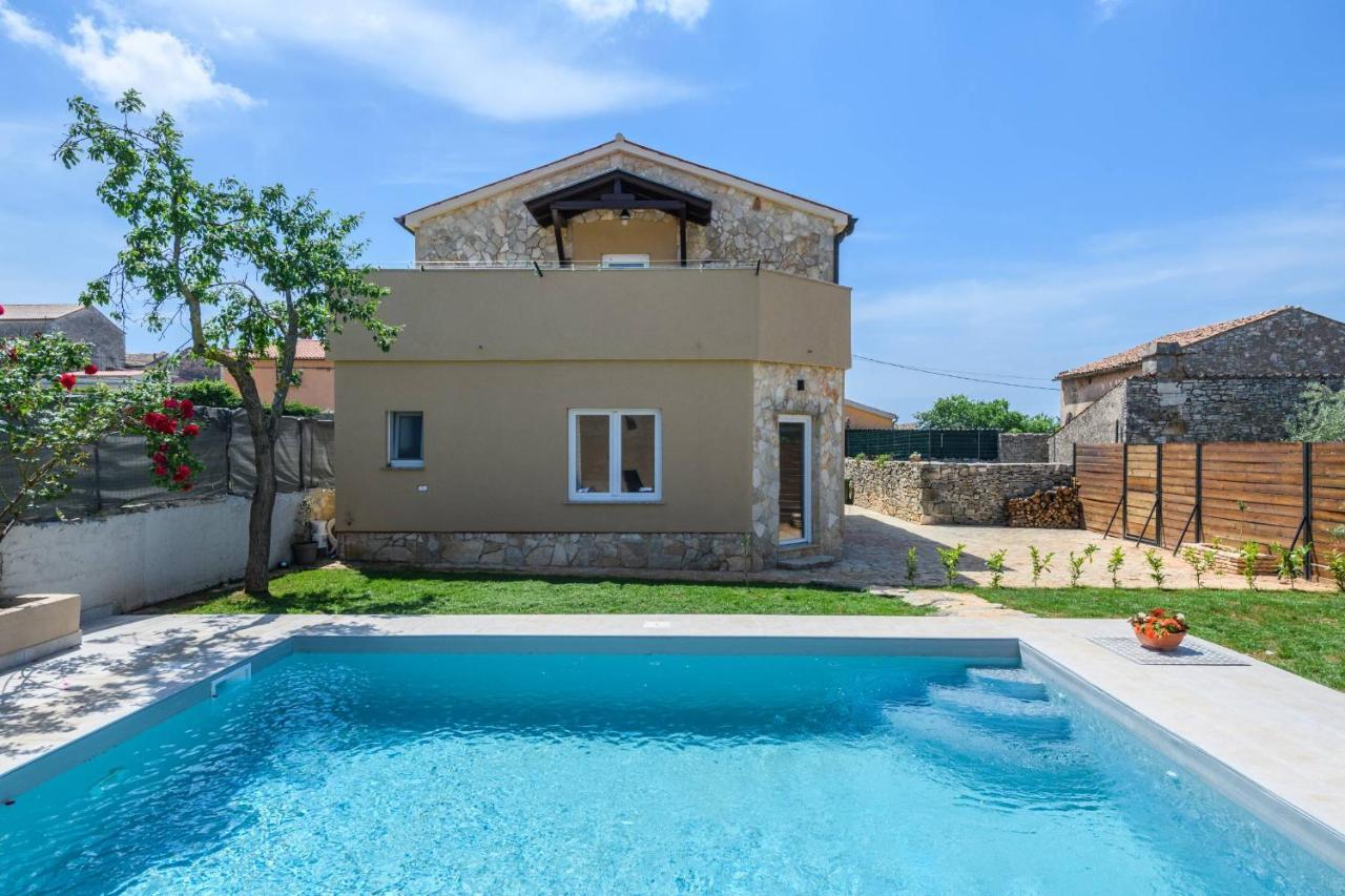 Holiday House Boky Vodnjan Esterno foto