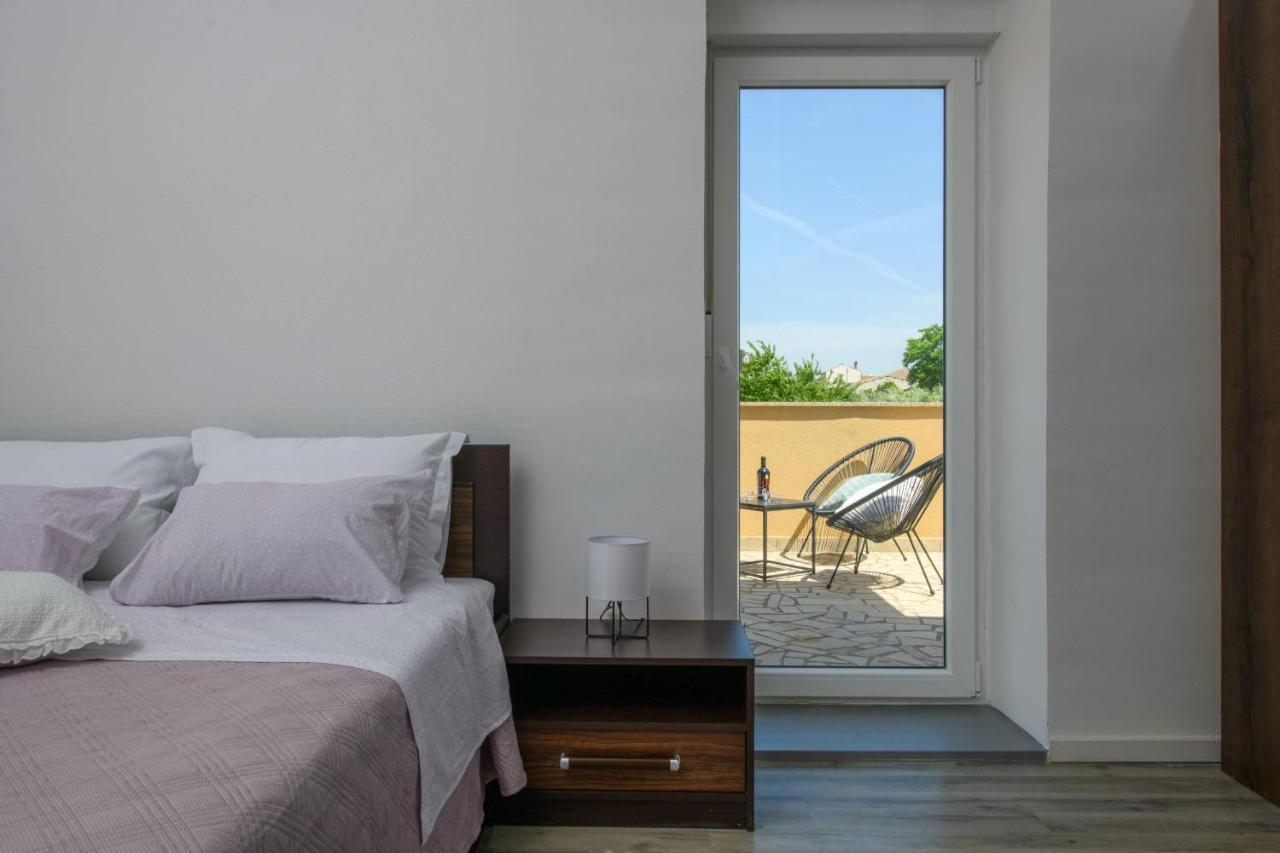 Holiday House Boky Vodnjan Esterno foto