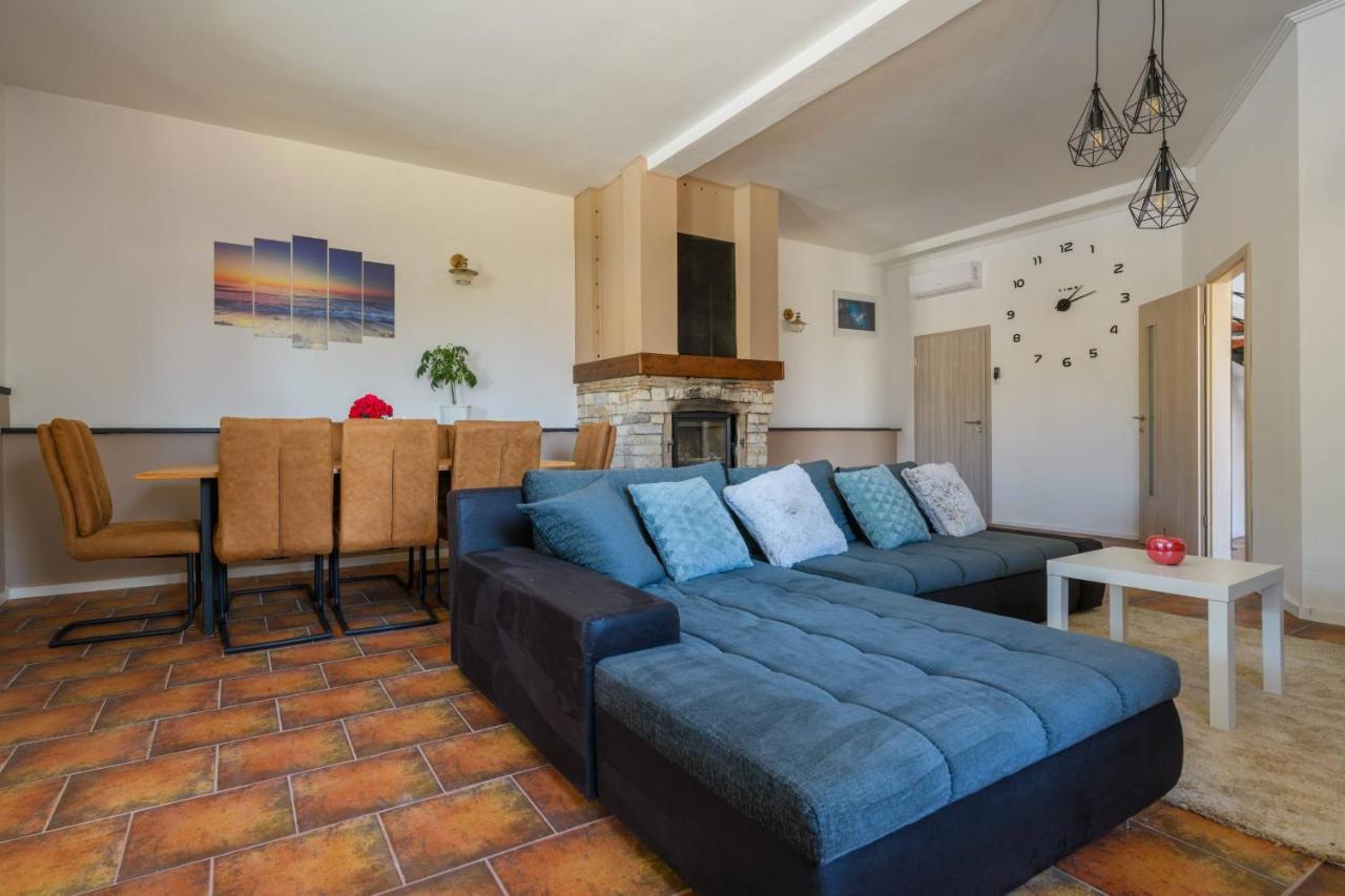 Holiday House Boky Vodnjan Esterno foto