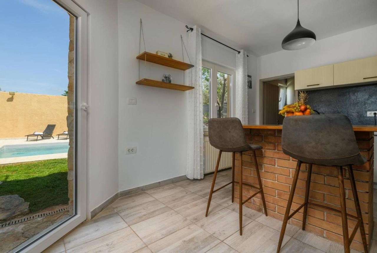 Holiday House Boky Vodnjan Esterno foto