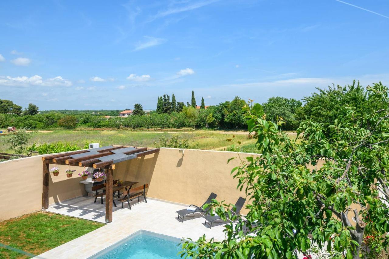 Holiday House Boky Vodnjan Esterno foto