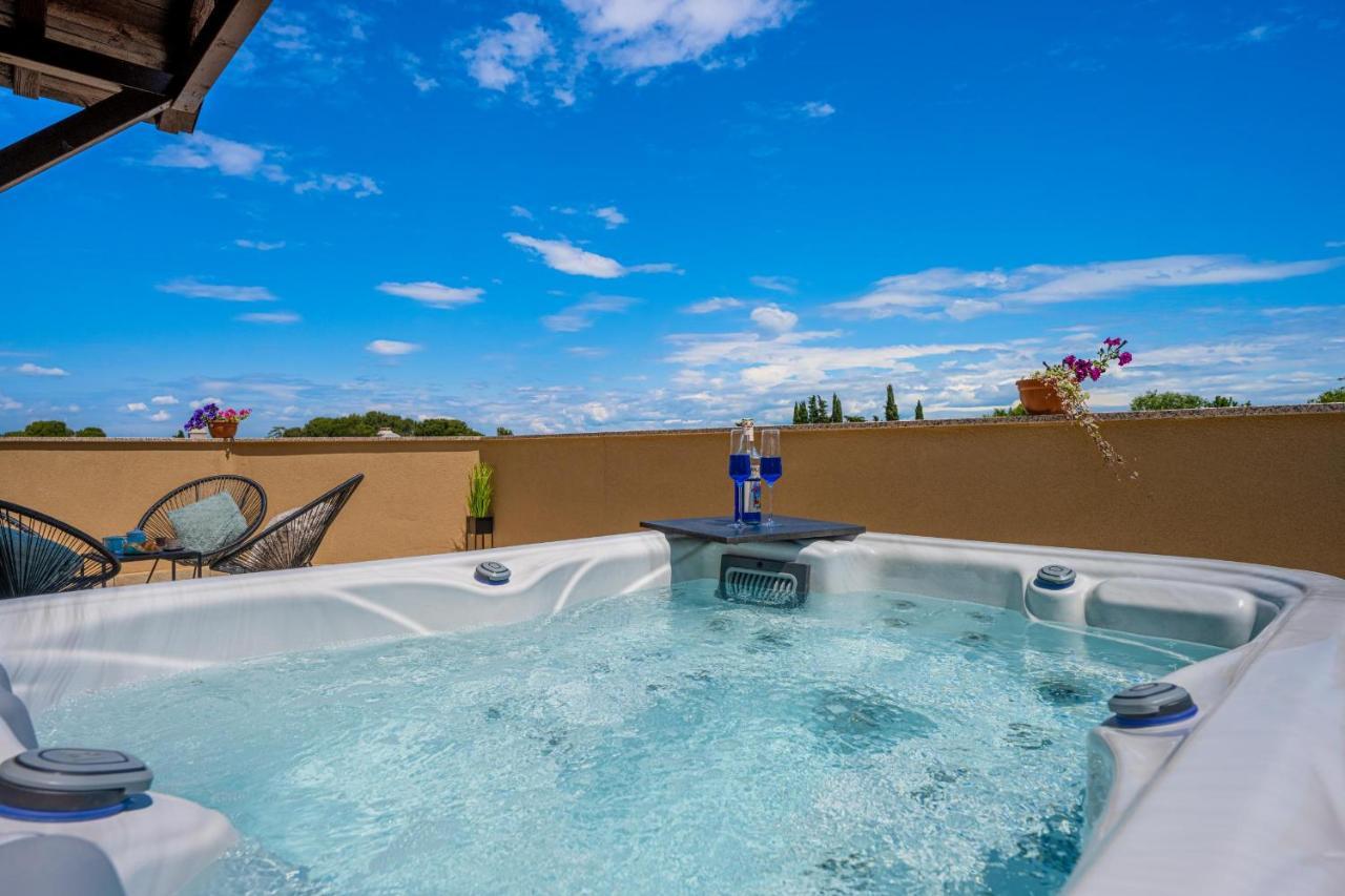 Holiday House Boky Vodnjan Esterno foto