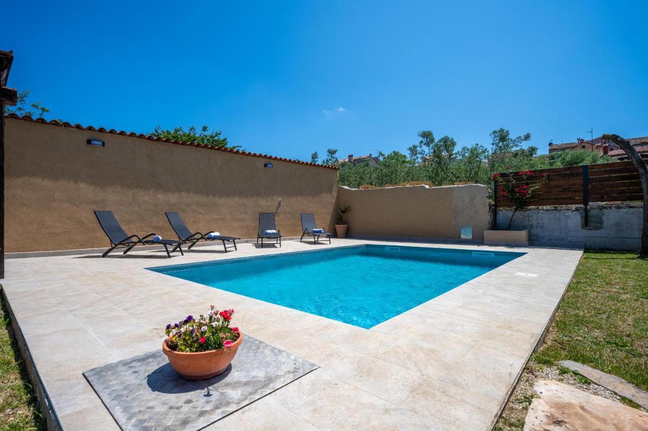 Holiday House Boky Vodnjan Esterno foto
